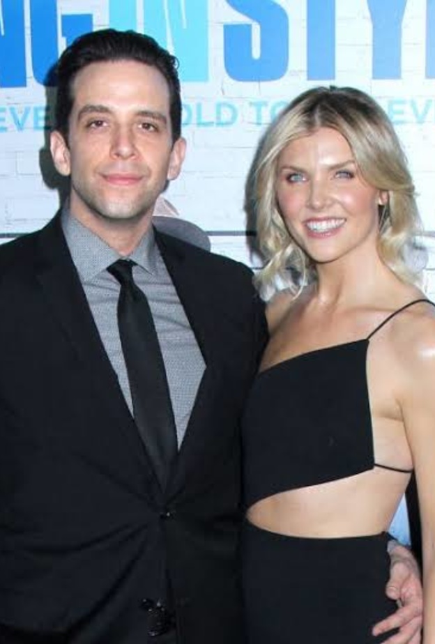 نيك كوردورو و زوجته 