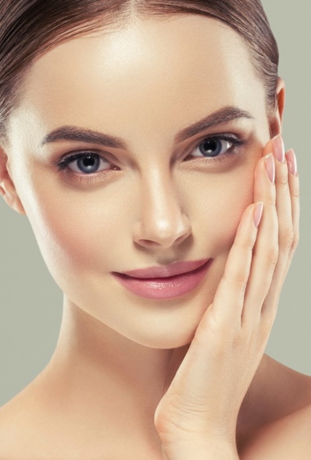 فوائد زيت العصفر للبشرة وطرق استخدامه