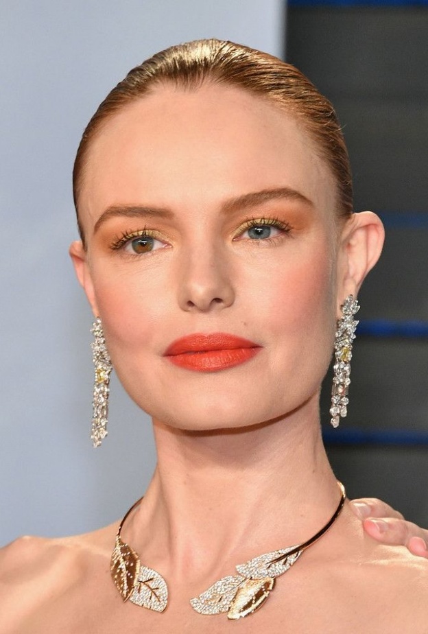  احمر شفاه مرجاني 2020 قوي باسلوب Kate Bosworth