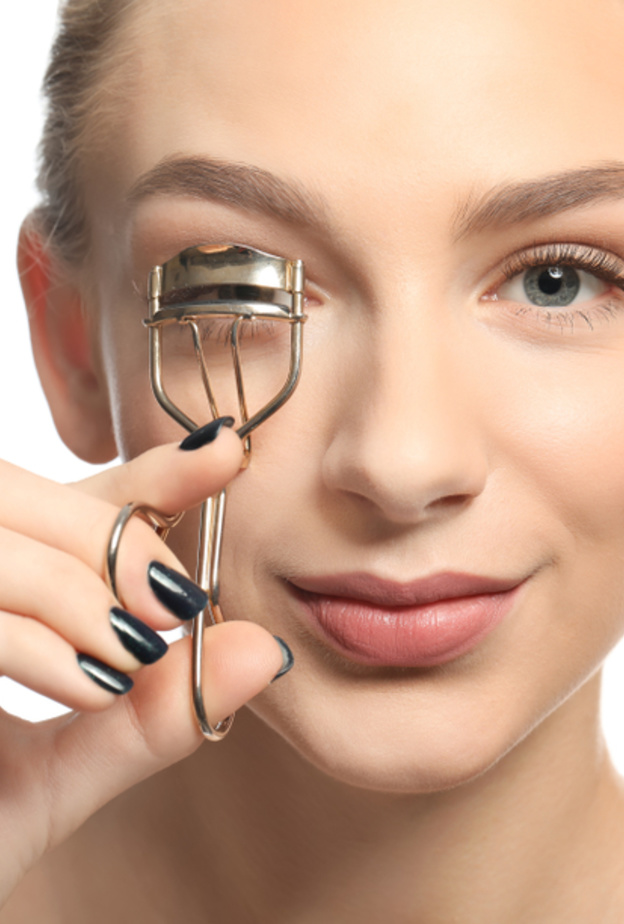  إجعلي عينيك تبدو أكبر بخطوات بسيطة في المكياج