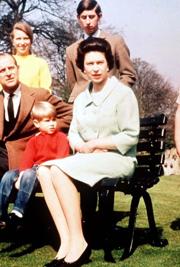 "الأمومة".. الجانب الآخر من حياة الملكة إليزابيث الثانية