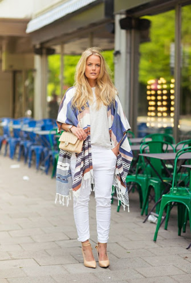 اعتمدي الشال الصيفي بأسلوب ناعم وأنيق