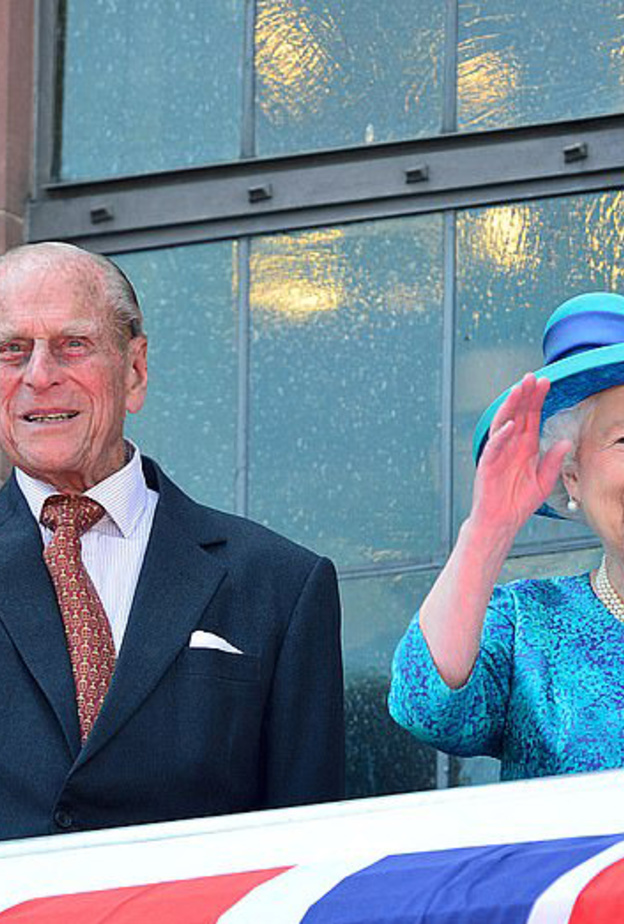 الملكة إليزابيث الثانية وزوجها في عزلة صحية منذ 19 مارس