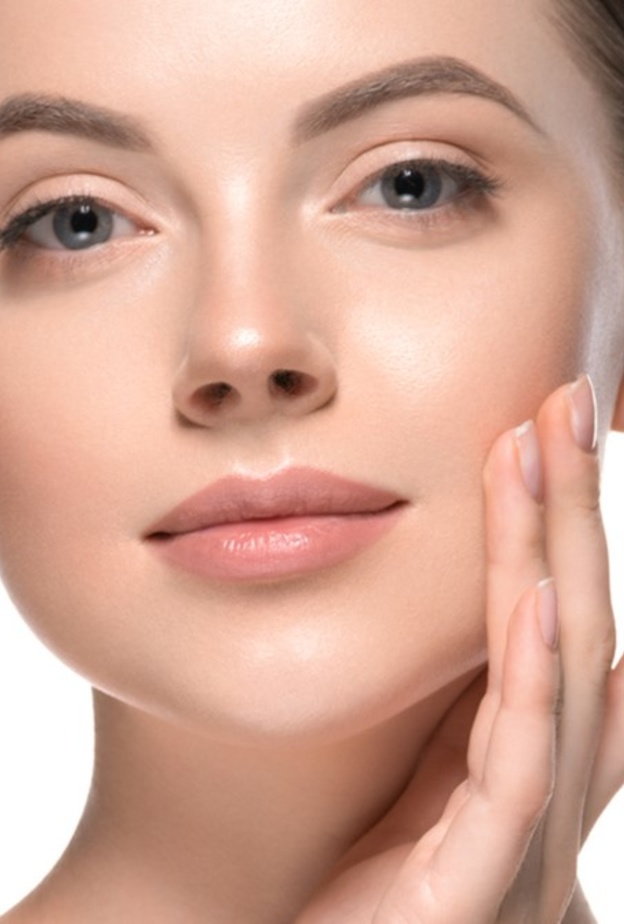 الشوفان ومكونات أخرى لإزالة شعر البشرة الدهنية بدون ألم في المنزل