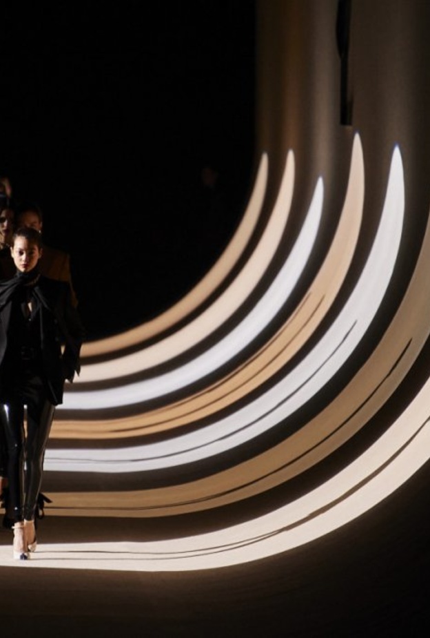 دار Saint Laurent تغيّر وتيرة واستراتيجية عملها 