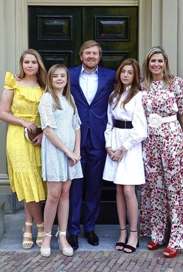 اناقة الملكة ماكسيما وبناتها 