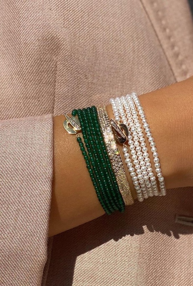  اساور ذهب وخرز ملون