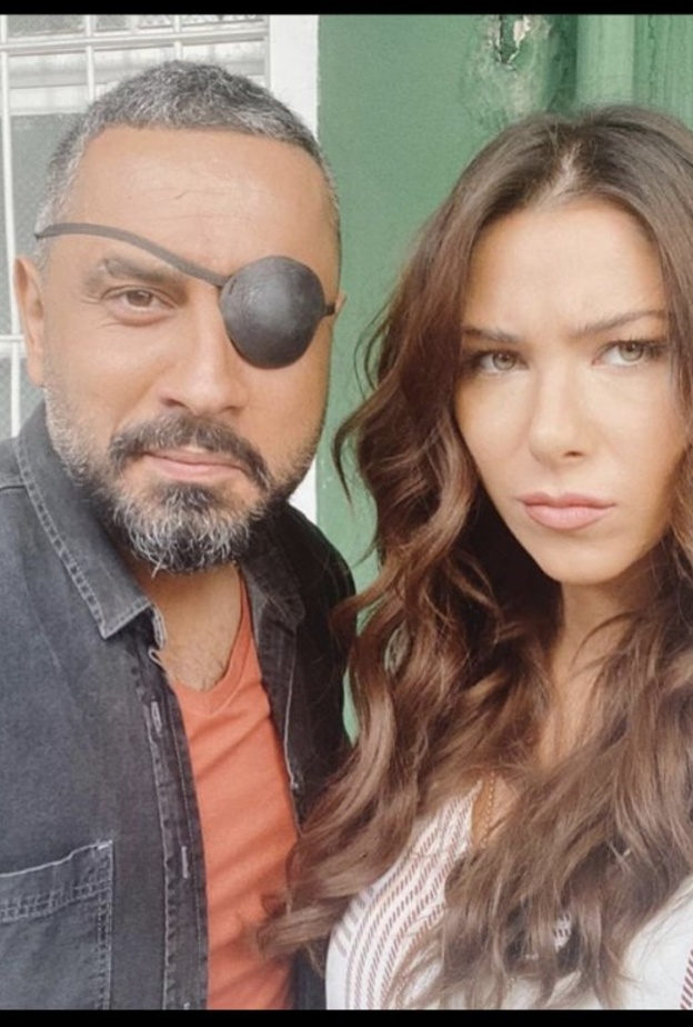 صورة تجمع دانييلا رحمة وقيس شيخ نجيب من كواليس مسلسلهما الرمضاني