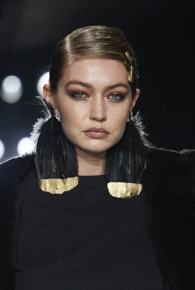 مكياج ناعم شرقي مع الظلال البنية البراقة لسحور رمضان 2020