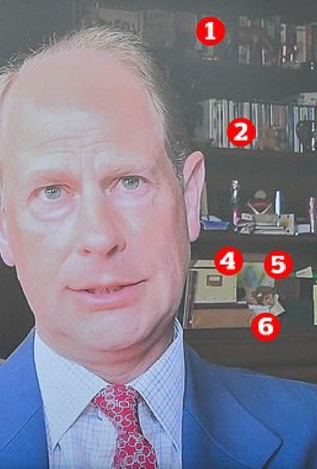 صور من مكتب الأمير إدوارد في منزله