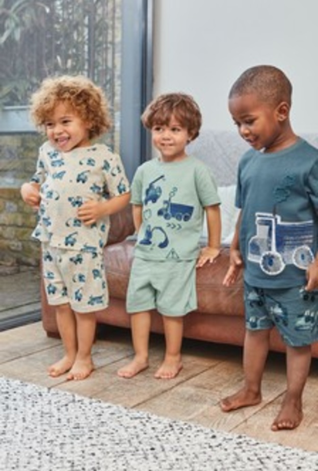 NEXT تعـيد تشغيل موقعها الإلكتروني والمستودعات ومراكز التوزيع بالسعودية