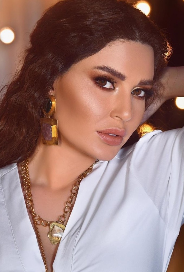 مكياج عيون برونزي في رمضان 2020 بأسلوب سيرين عبدالنور