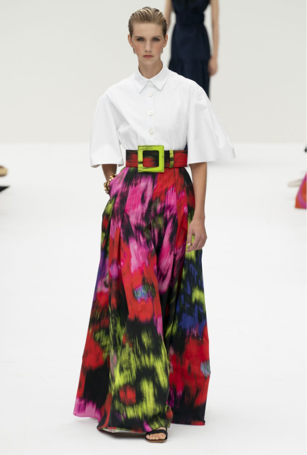 تنانير طويلة بطبعات الورود للمحجبات في رمضان 2020 من Carolina Herrera