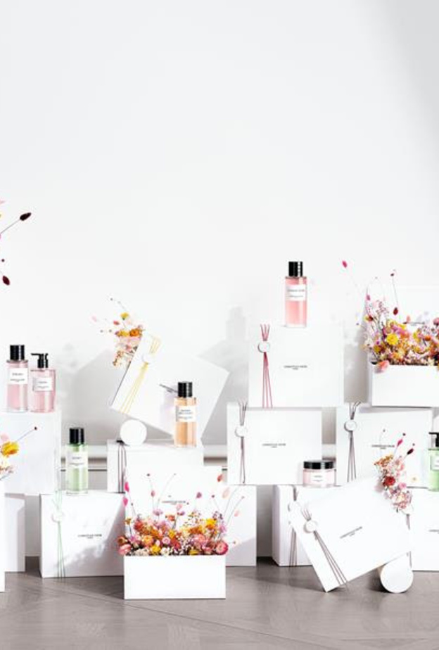 إطلاق مجموعة عطور ومستحضرات تجميل Dior عبر الإنترنت