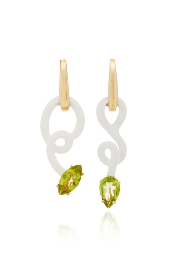  اقراط من الذهب والبيريدوت من Bea Bongiasca