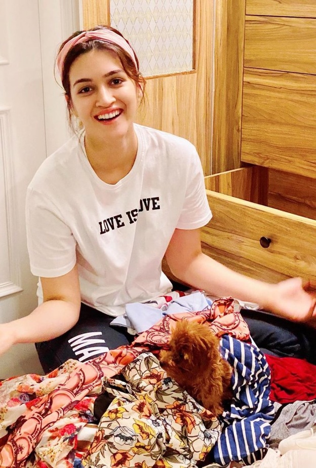  نجمات بوليوود ينشغلن بالتنظيف خلال فترة العزلة الصحية