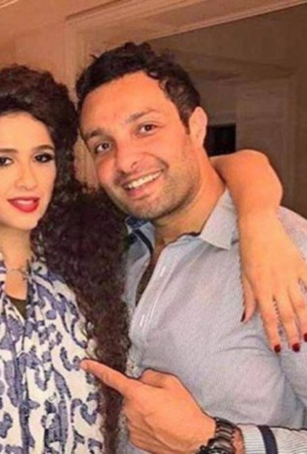 ياسمين عبد العزيز وشقيقها