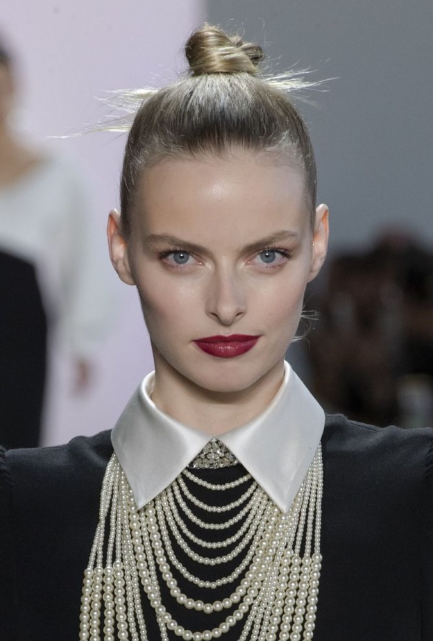 اجمل الوان شفاه بتدرجات الأحمر الداكن اختاريها لرمضان 2020 من Badgley Mischka