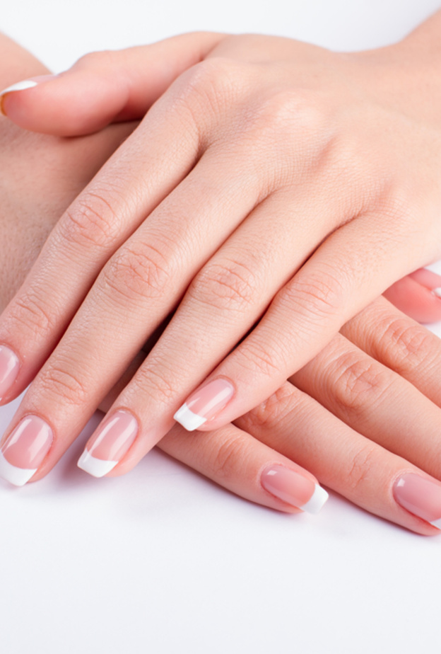  فوائد زيت دوار الشمس للاظافر أثناء الحجر المنزلي