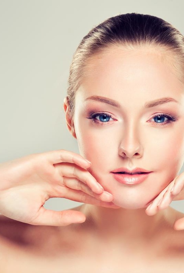 ماسكات يومية للعناية بالبشرة الدهنية في الصيف