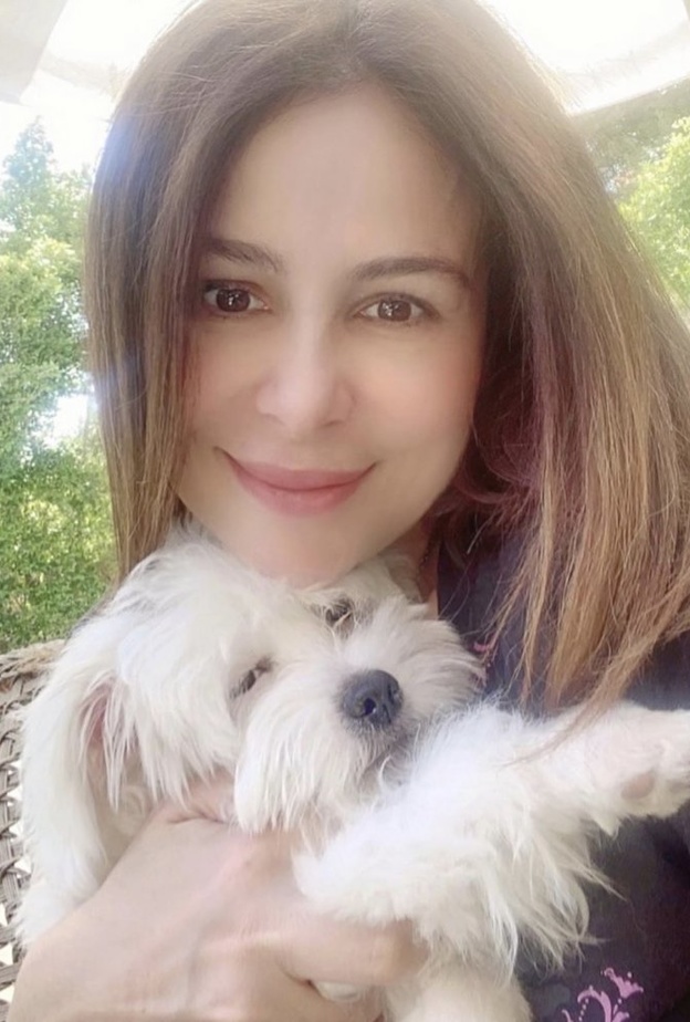 نشرت كارول سماحة صورة لطيفة لها من الحجر الصحي