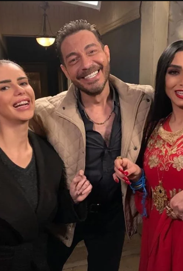 احمد زاهر وروجينا ودنيا عبد العزيز