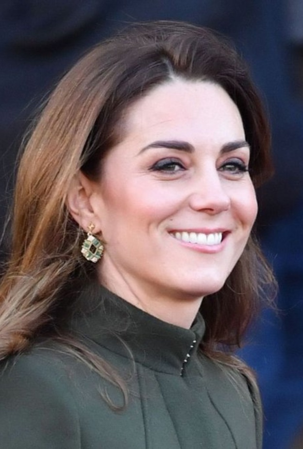 الملكة إليزابيث تدعم مبادرة كيت للصور الفوتوغرافية أثناء فترة العزل المنزلي