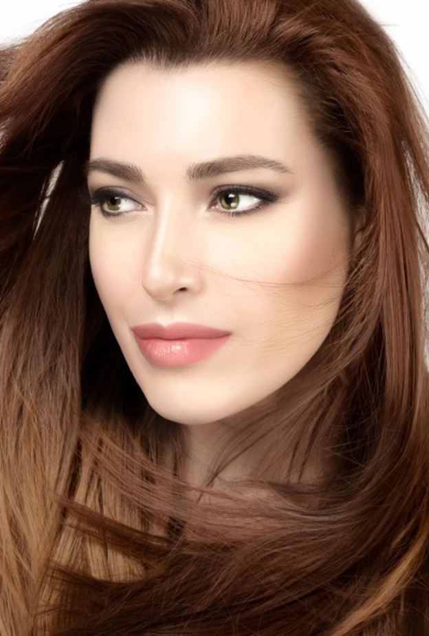 خطوات تقشير فروة الرأس لتعزيز نمو الشعر في رمضان