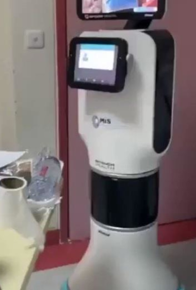 الطبيب الروبوت