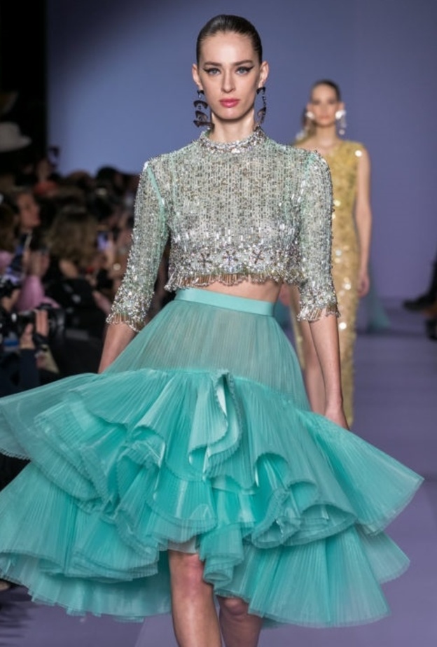  فستان ميدي مع تنورة منفوشة من جورج حبيقة