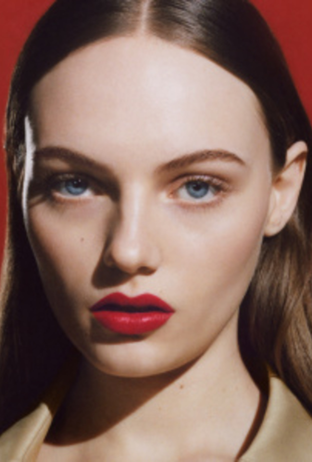 فران سامرز هي الوجه الجديد لبربري بيوتي BURBERRY BEAUTY