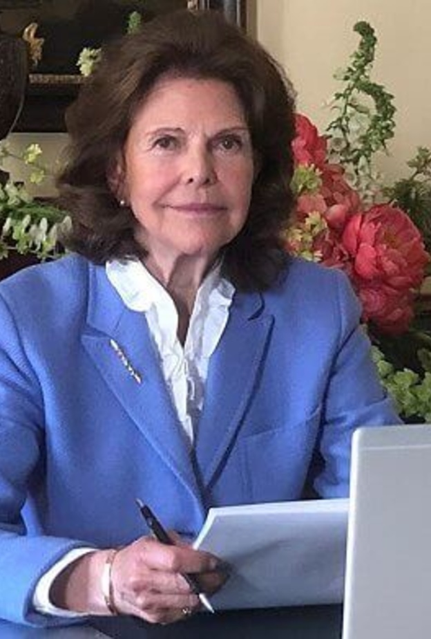 ملكة السويد تؤكد على ضرورة حماية الأطفال من العنف على الإنترنت