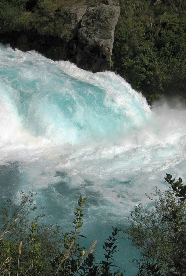  تدفق المياه في شلالات هوكا