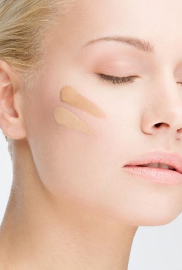 اختاري كريم أساس فاتح إذا كانت بشرتك جافة للحصول على أجمل مكياج