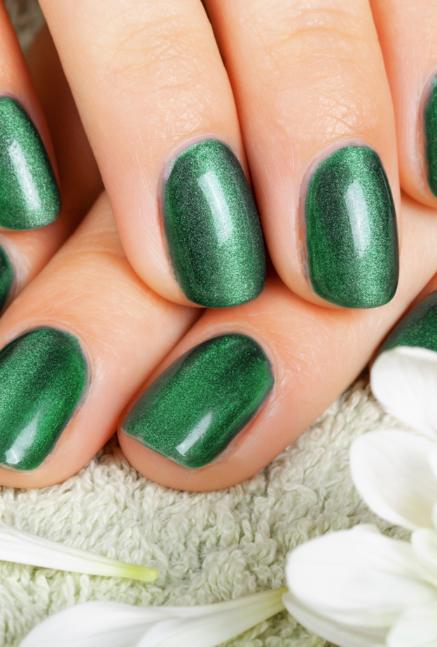 المناكير الأخضر الغامق لرمضان 2020