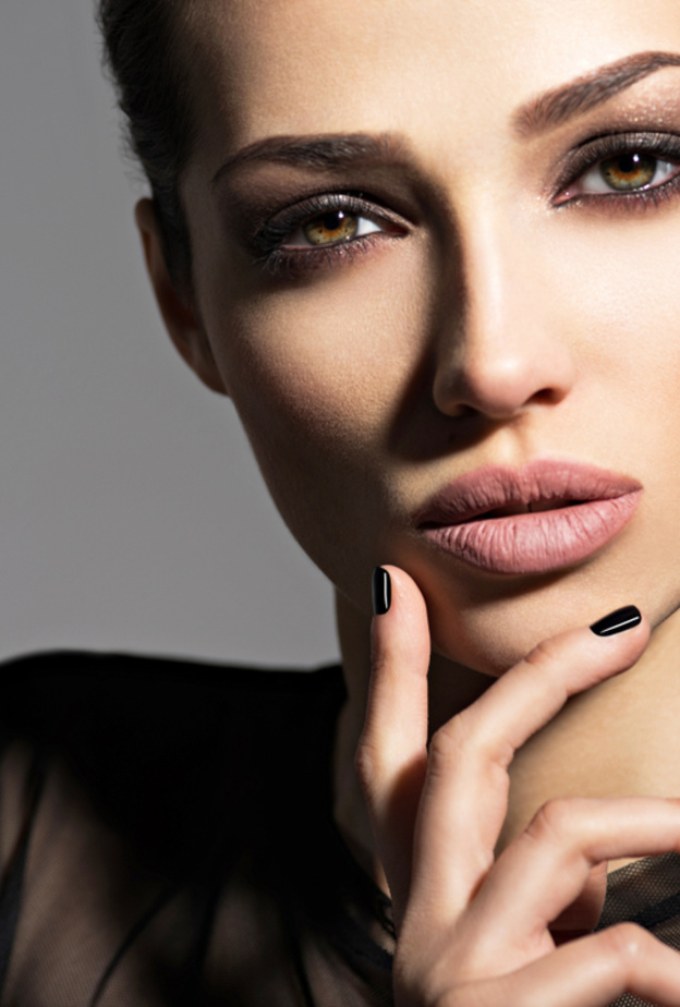 احصلي على مكياج السموكي بخطوات بسيطة سهلة