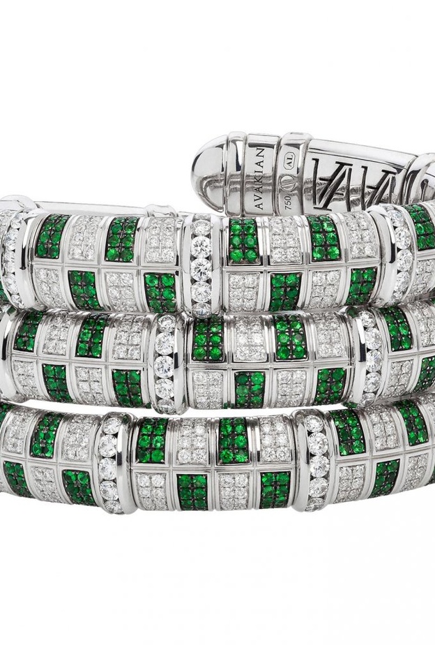 اسوارة من أفاكيان Avakian