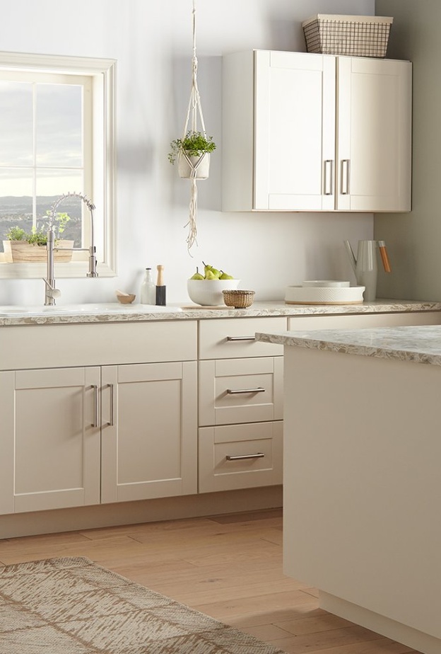  مطبخ باللون البيج والخشب