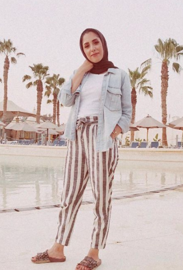  نسقت ريهام خليفة اطلالة شبابية مريحة