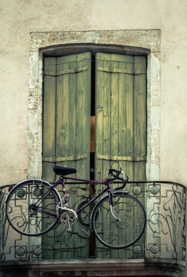  جدران نيم -Hugues de BUYER-MIMEURE