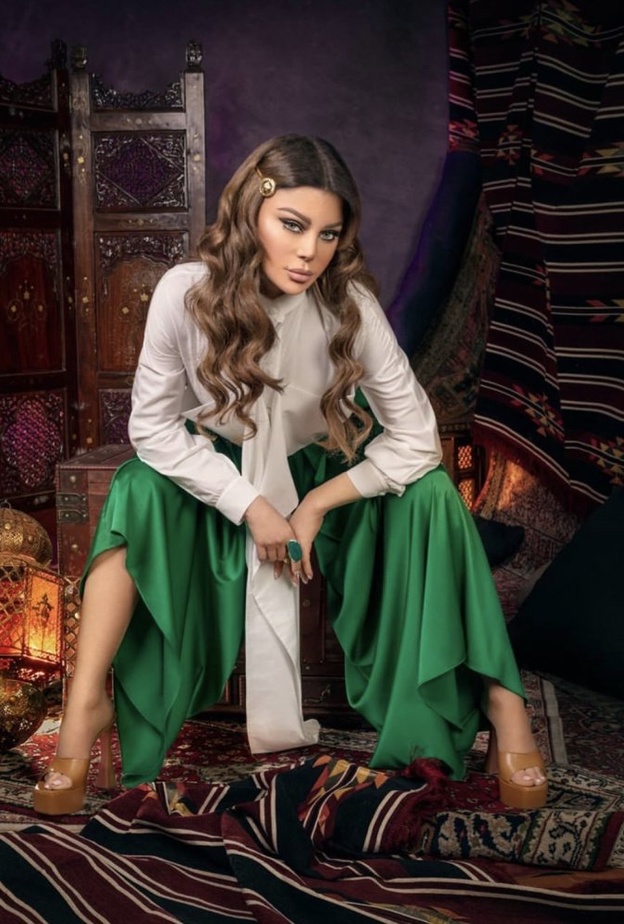 هيفاء وهبي تتألق بإطلالة رمضانية رائعة في أجدد جلسة تصوير لها