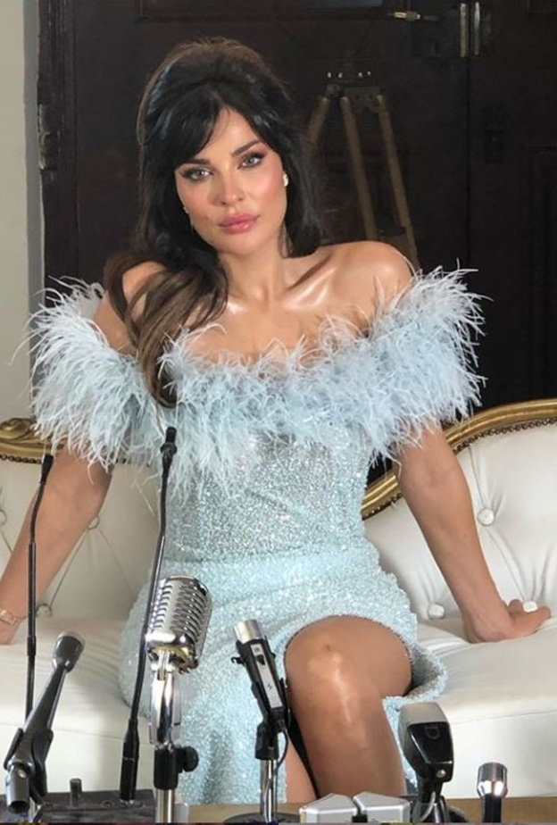  نادين إختارت فستاناً من تصميم Aden Fashion باللون الأزرق الباستيل