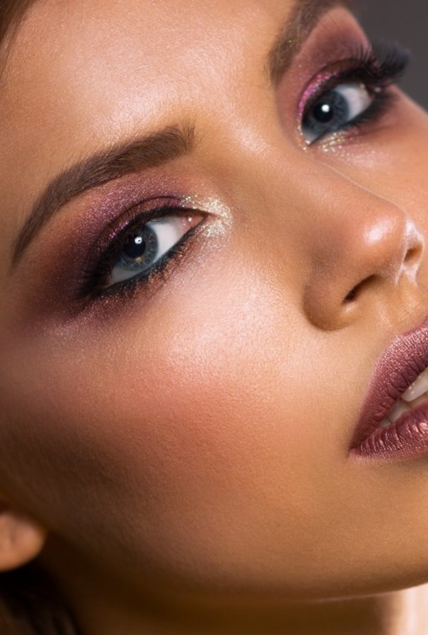  تابعي خطوات بسيطة لدمج ظلال العيون للمبتدئين