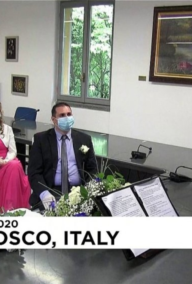  حفل زفاف في ايطاليا يتحدى كورونا