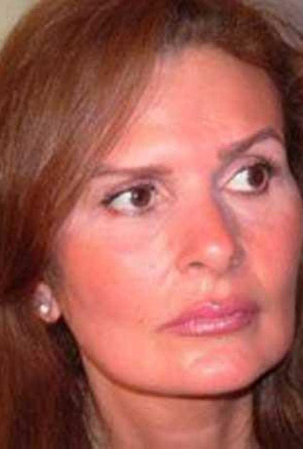 يسرا تنعي طبيبها ومنقذها من الموت