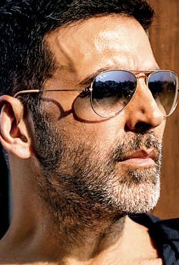 أكشاي كومار يتبرع لشرطة مومباي بأجهزة للكشف عن كورونا