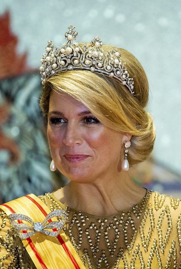 الملكة ماكسيما ترتدي تاج the Wurttemberg Ornate Pearl Tiara