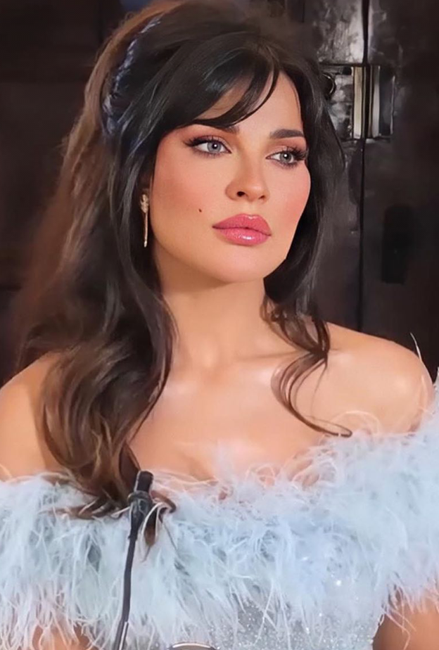 تسريحات شعر الرفعة النصفية مع الغرة الامامية بأسلوب نادين نجيم لعيد الفطر 2020