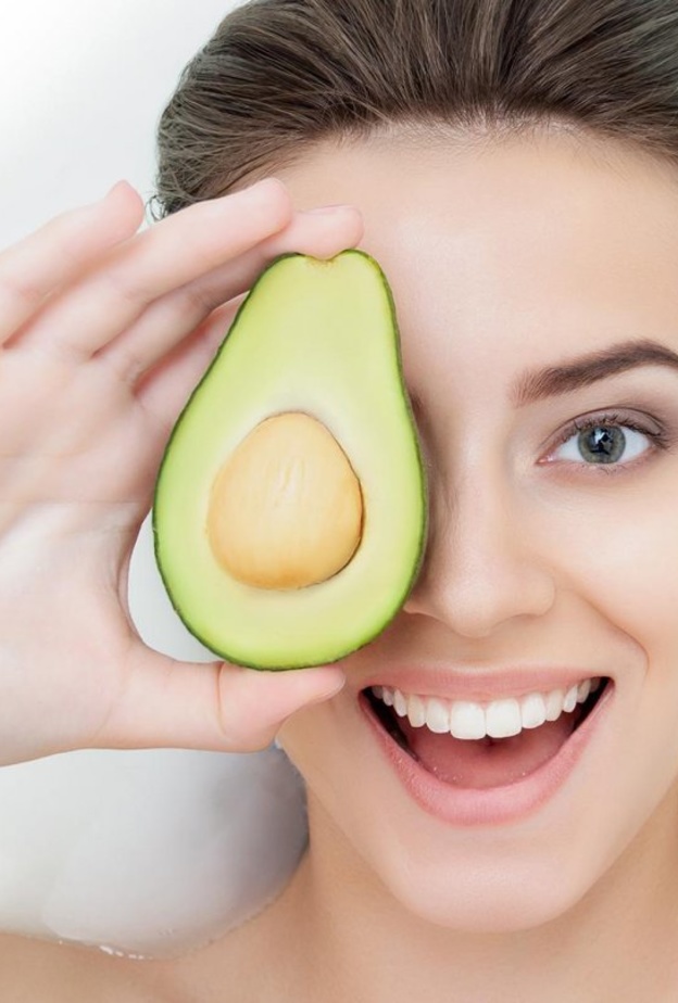استخدمي الأفوكادو كحل لبشرتك المختلطة