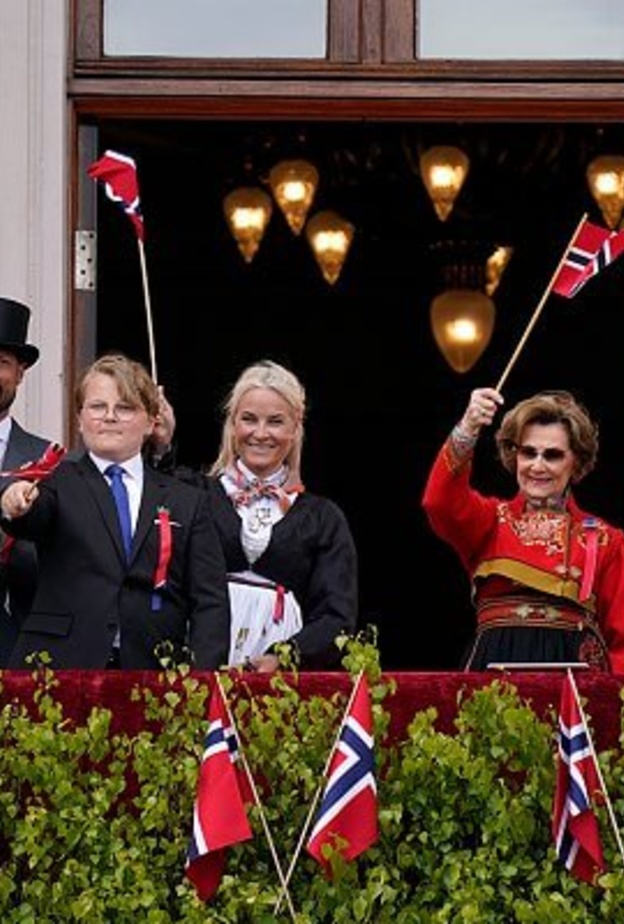 العائلة المالكة النرويجية تحتفل باليوم الوطني للنرويج